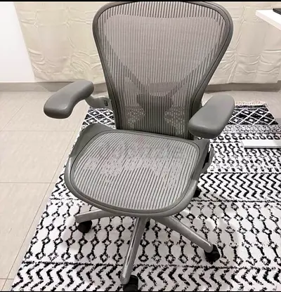 Selling herman miller Aeron chair.gray colour.size B and C available