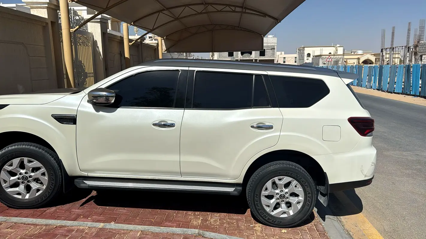 Nissan Xterra 2023 — photo 1 of 6