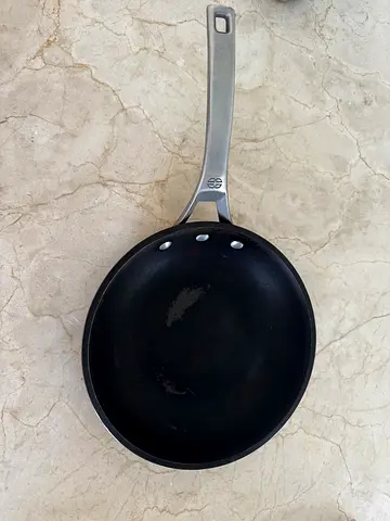 Small cast iron frying pan for Aed 80