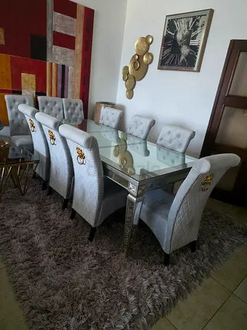 8 seaters dining table for sale
