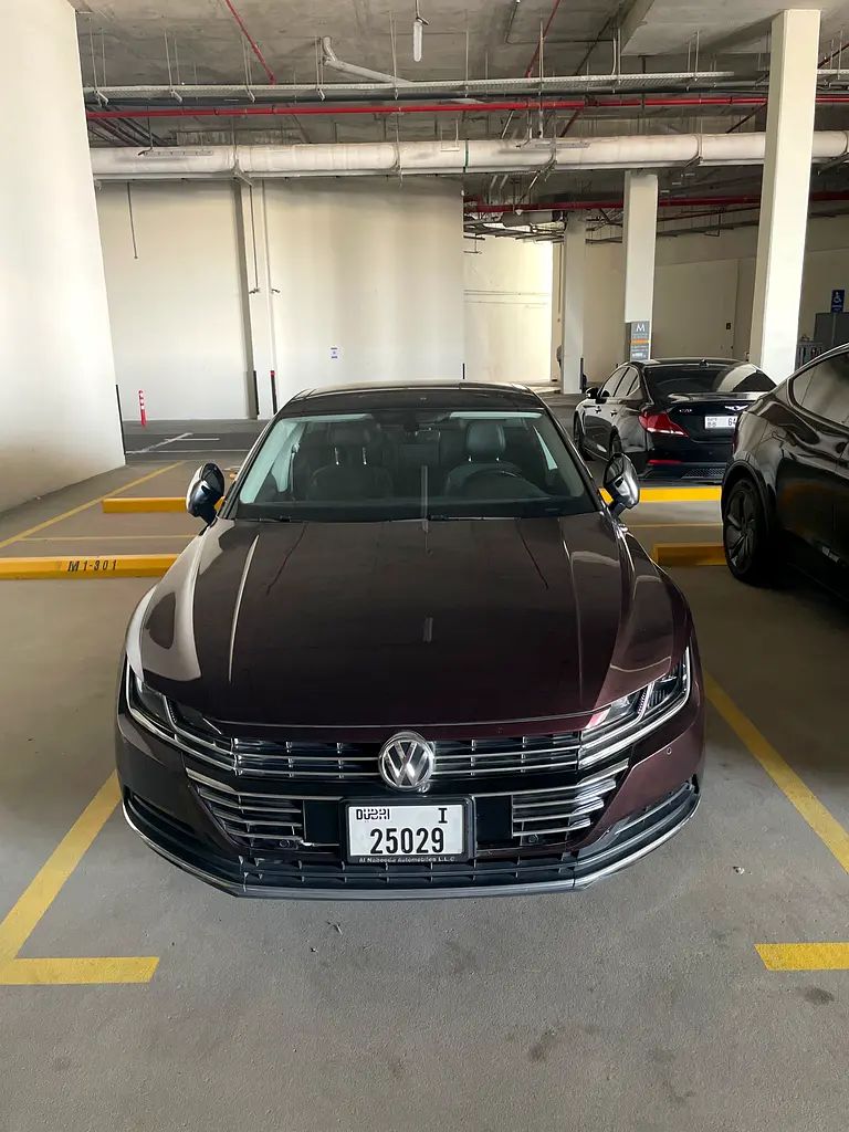 Volkswagen Arteon 2018 — photo 1 of 8