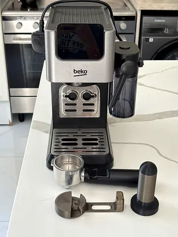 Beko coffee machine. Brews espresso with 15 bar pressure and froths milk for cappuccinos via 300ml