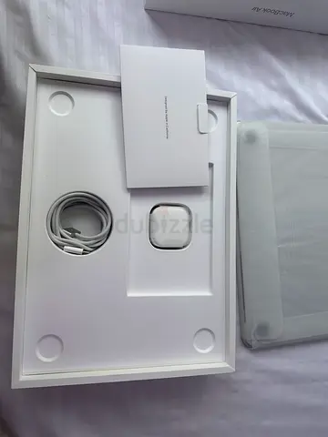 Apple MacBook Air m5 2026 (boxed) with original accessories - like new
