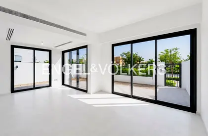 Single Row | With Maid's Room | Unfurnished