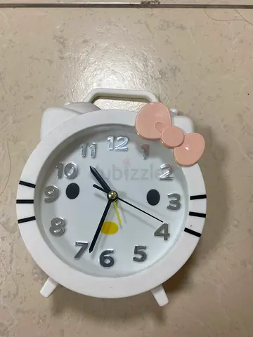 Hello kitty clock