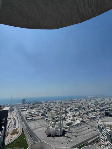 Apartment for Rent in Al Khan – Opposite Nesto A wonderful opportunity to live in one of Sharjah’s most sought-after locations. This spacious apartme