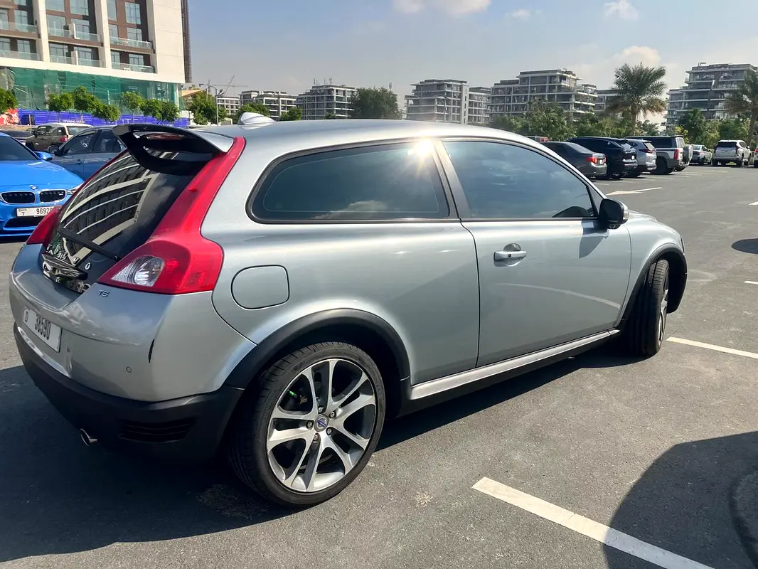 Volvo C-Class 2009 — photo 1 of 10