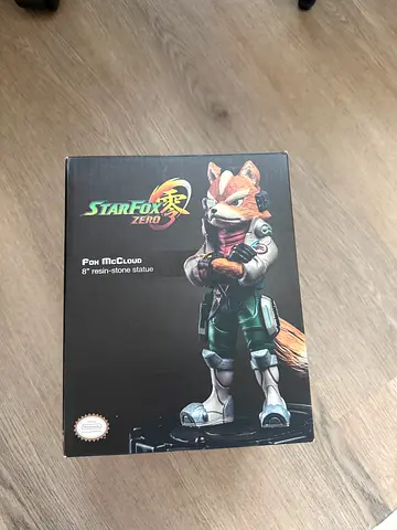 Star Fox Zero - Fox McCloud Statue (Boxed)