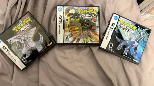Bundle: Pokémon Pearl, Pokémon Platinum, Pokémon Diamond (Nintendo DS)