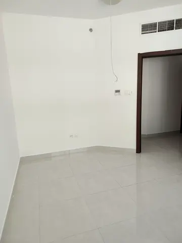 Luxury 2bhk livingroom, closed kitchen 40k