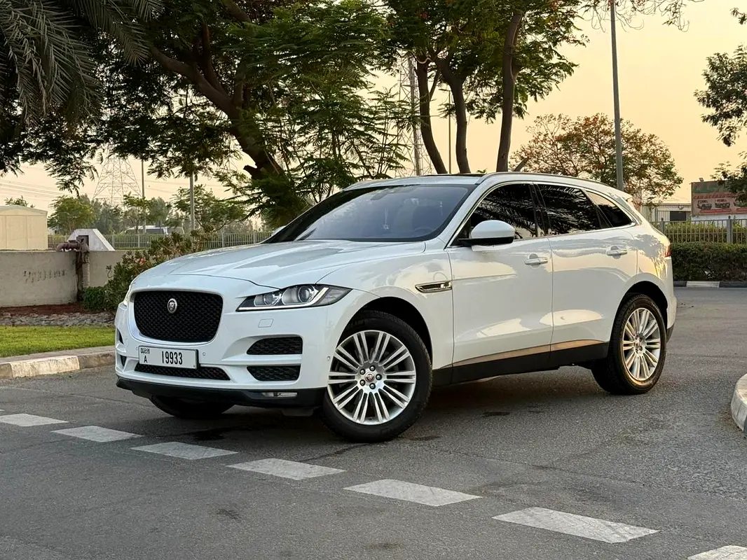 Jaguar F-Pace 2017 — photo 1 of 17