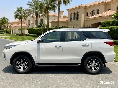 2023 Toyota FORTUNER — фото 3