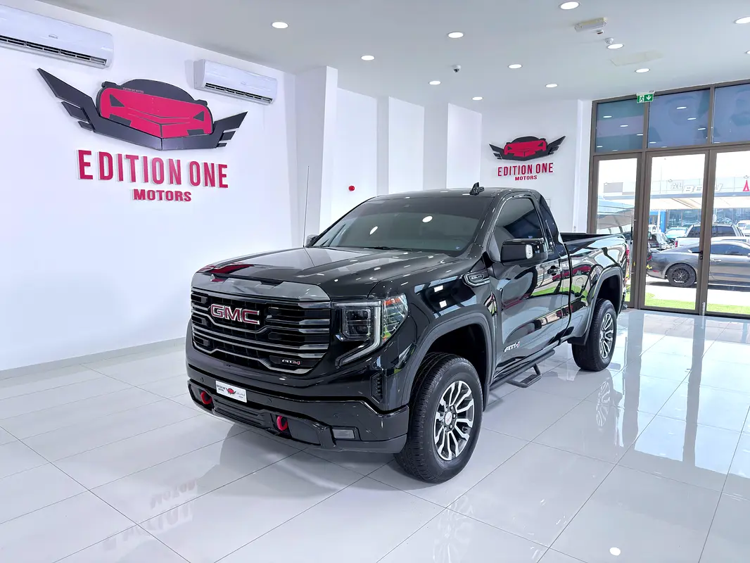GMC Sierra 2022 — photo 1 of 8