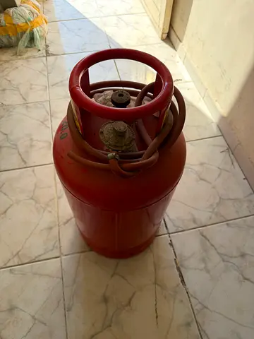 Red LPG Gas Cylinder with Hose - Used