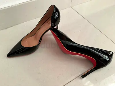 Black Patent Leather Pointed Heels (Christian Louboutin style) Red bottom Heels - Size 37