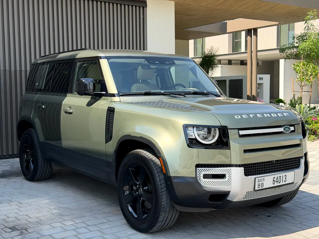 Land Rover Defender 2023 — photo 1 of 14