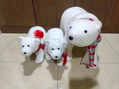 Set of 3 White Polar Bear decoration - Large + 2 Small, Good Condition