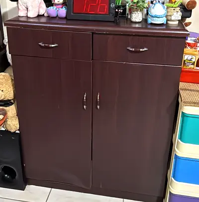 DRESSER