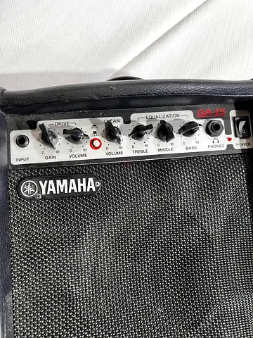 YAMAHA GA15 GUOTAR AMPLIFIER