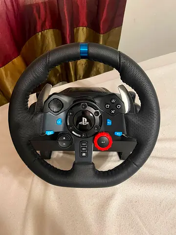 PlayStation compatible racing wheel with gear