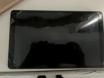 Samsung tab A 32gb with broken screen. Screen has cracks but touch and display but working condition