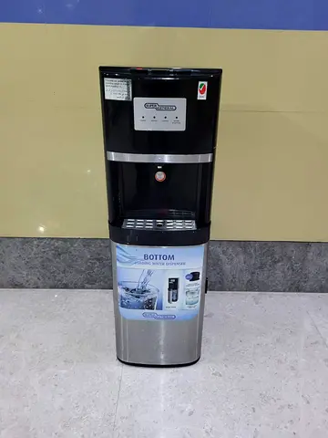 Bottom load water dispenser