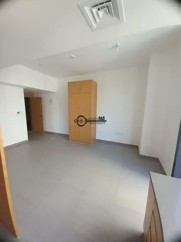 1 bedroom with 2 bathrooms