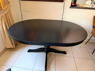 Elegant Black Round Pedestal Dining Table – Perfect for Modern Homes!