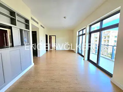 Upgraded | Mid Floor | Chiller Free