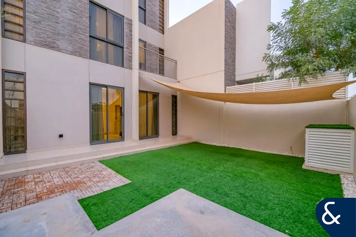 5 Bedroom | Vacant On Transfer | Single Row