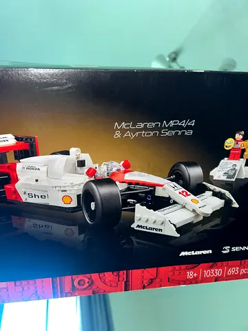 LEGO McLaren MP4/4 Formula 1 and Ayrton Senna set
