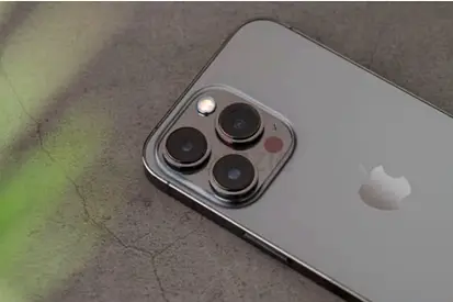 Used Apple iPhone 13 Pro Max - Silver, Good Condition 

* iPhone 13 Pro Max
* Grey color