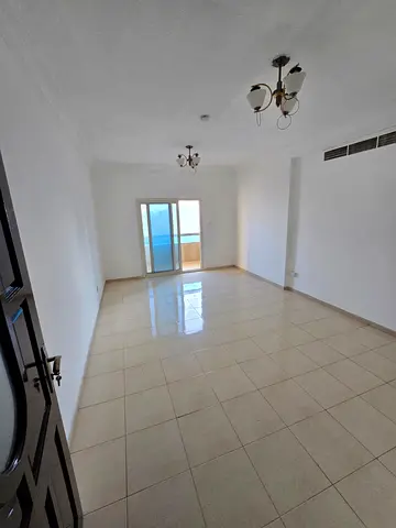 One bedroom and a living room, great space, central AC, excellent location, close to all services