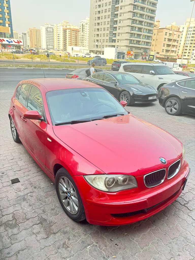 BMW 1-Series 2009 — photo 1 of 6