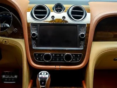 صورة 15 لـ 2016 Bentley BENTAYGA