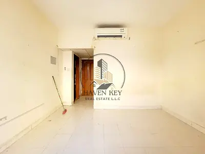 SPACIOUS STODIO // SEPARATE KITCHEN // PRIME LOCATION // FAMILY BUILDING // REASONABLE PRICE // EAS