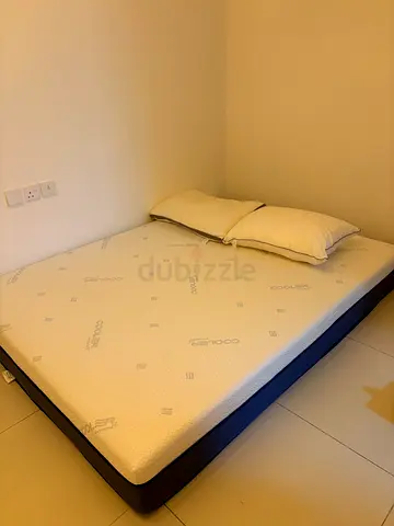 150x200x25 ICool Gel Pro Queen mattress with base — excellent condition