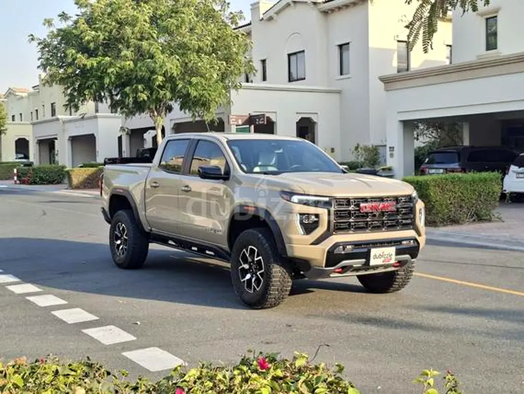 GMC Canyon 2024 — photo 1 of 14