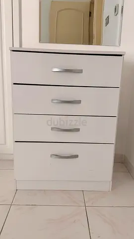 Dresser table - 4 drawers