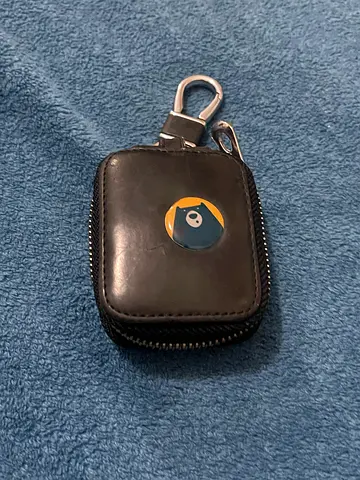 Small zip pouch with clip — compact coin/AirPod cover