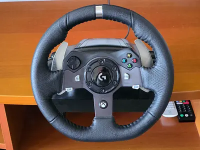 Logitech G920 steering wheel + pedals - Great condition!