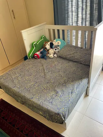Toddler bed
