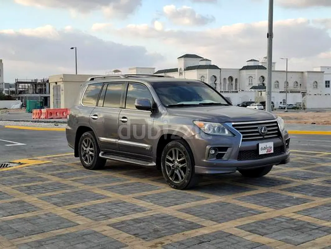 Lexus LX-Series 2015 — photo 1 of 20
