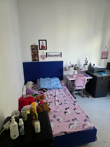 Bedroom for rent for single male or female executive with seperate toilet