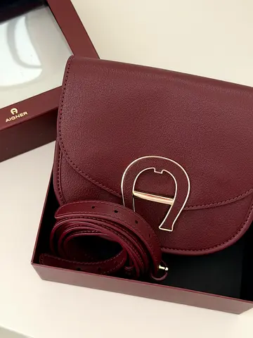 Aigner Munich Womens Burgundy Leather Crossbody Bag