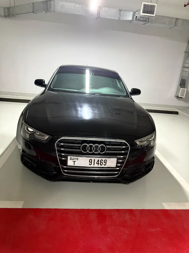 Audi A5 2012 — photo 1 of 5