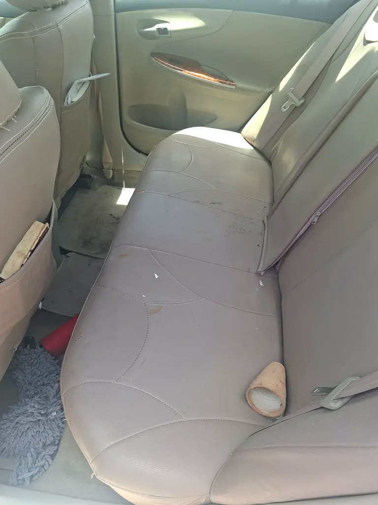 Toyota Corolla 2011 — photo 1 of 7