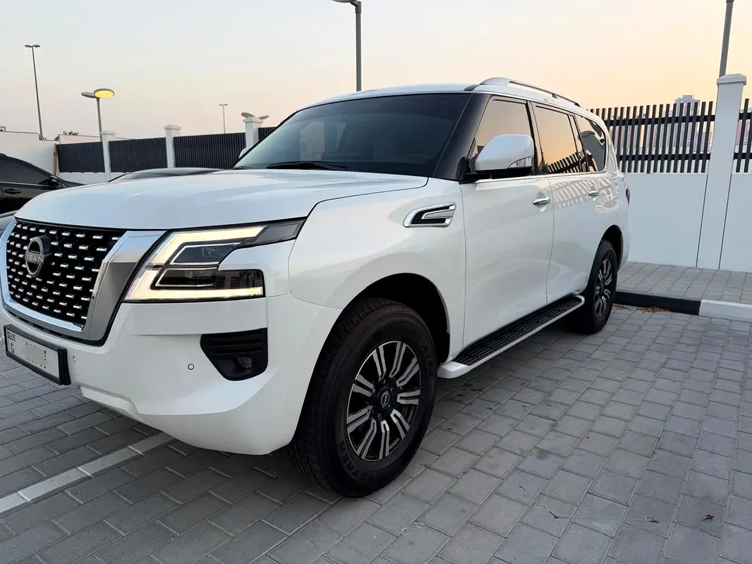 Nissan Patrol 2023 — photo 1 of 8