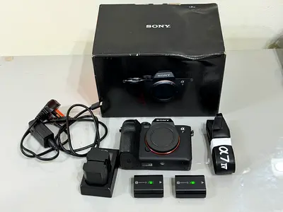 Sony A7 IV body only with box, 4 batteries, Dual charger  - Almost Brand New