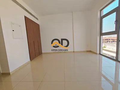 Gated community Studio with JYM Pool Parking Free